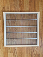 Load image into Gallery viewer, Framed 18" Wired Queen Excluder Round Bar