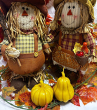 Load image into Gallery viewer, Pumpkin Beeswax Candle