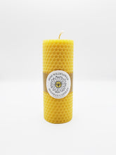 Load image into Gallery viewer, Clover 100% Beeswax Candle