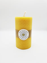 Load image into Gallery viewer, Honeysuckle 100% Beeswax Candle