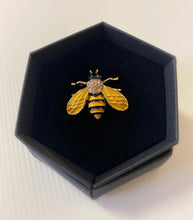 Load image into Gallery viewer, Bee Brooch - Dusted In Pollen
