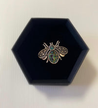 Load image into Gallery viewer, Bee Brooch - Honey Emerald
