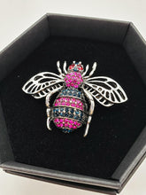 Load image into Gallery viewer, Bee Brooch - Autumn Is Coming
