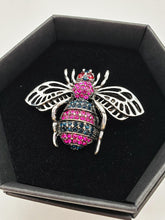 Load image into Gallery viewer, Bee Brooch - Autumn Is Coming