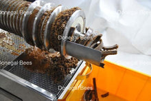 Load image into Gallery viewer, Wax Cappings Screw Press (500 kg / hour)
