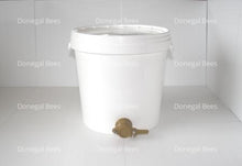 Load image into Gallery viewer, 30L Bucket with Gate Valve Tap