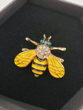 Load image into Gallery viewer, Bee Brooch - Dusted In Pollen
